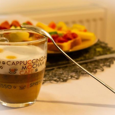 Katalinkert Panzió Acomodação com café da manhã Győr Exterior foto