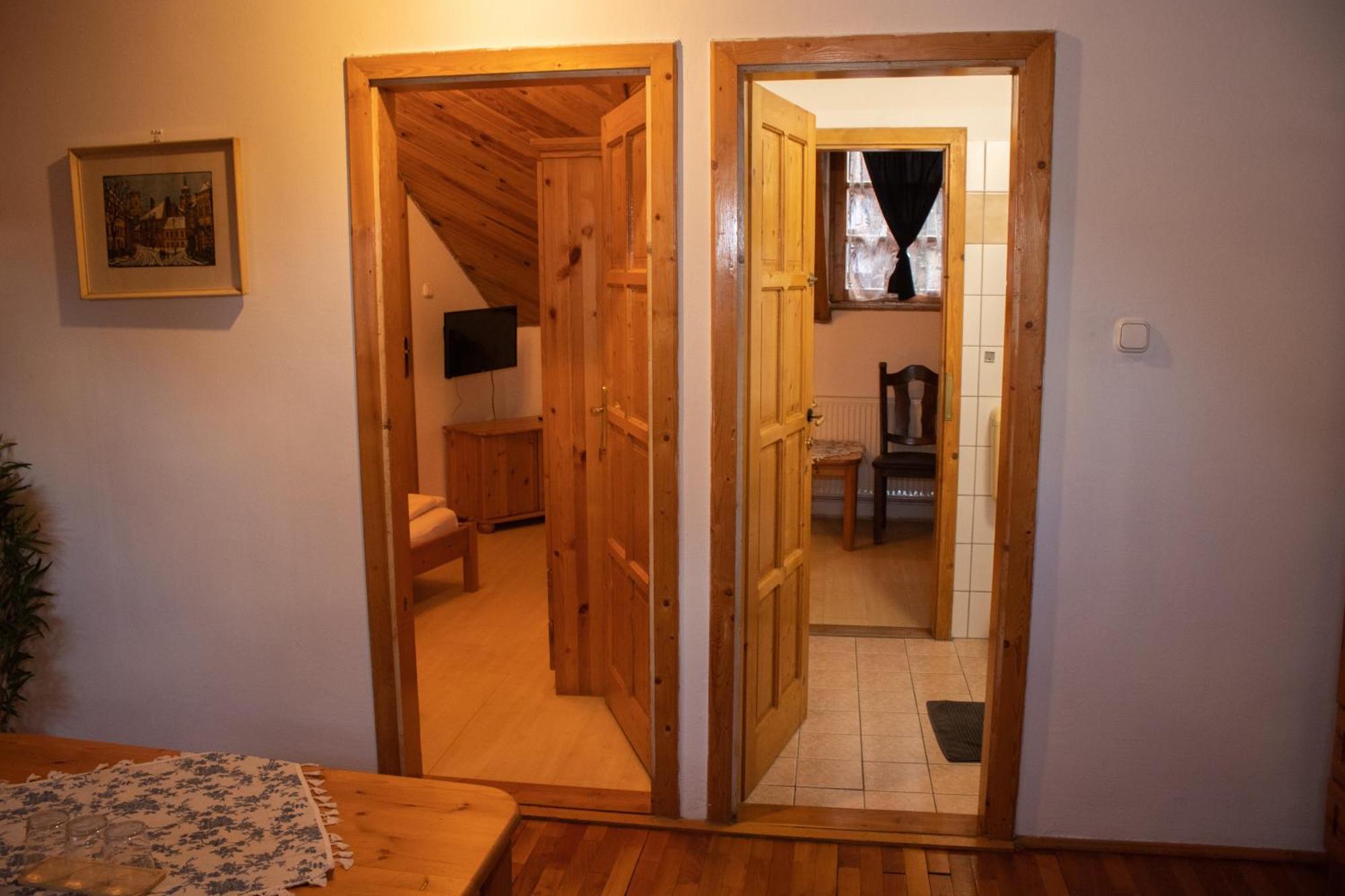 Katalinkert Panzió Acomodação com café da manhã Győr Exterior foto